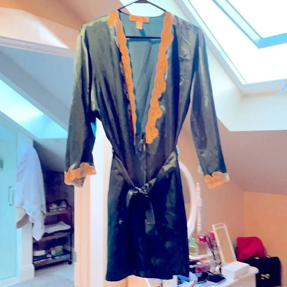 *Final Price* Oscar De La Renta Emerald Green Lingerie Robe Size Small GUC - Picture 1 of 5